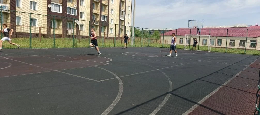 ⚽ Футбол — это наша традиция! ⚽

На нашей площадке без футбола никак — это уже не просто игра, а час