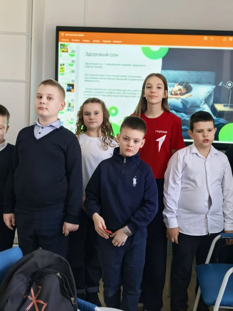 Здоровье — наш общий выбор! 🍎  В Школе №2 прошел «День здоровья». Мы не только бегали, но и разбирал