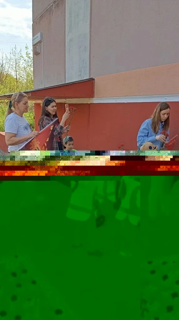 Воспитанники и педагоги дошкольного отделения №1 (Дубовик, Шарахина) приняли участие в торжественном
