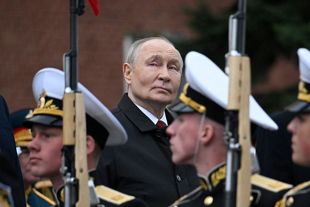 🇷🇺 Наш выпускник — на Параде Победы!  В этом году выпускник нашей школы Даниил Костин принял участие
