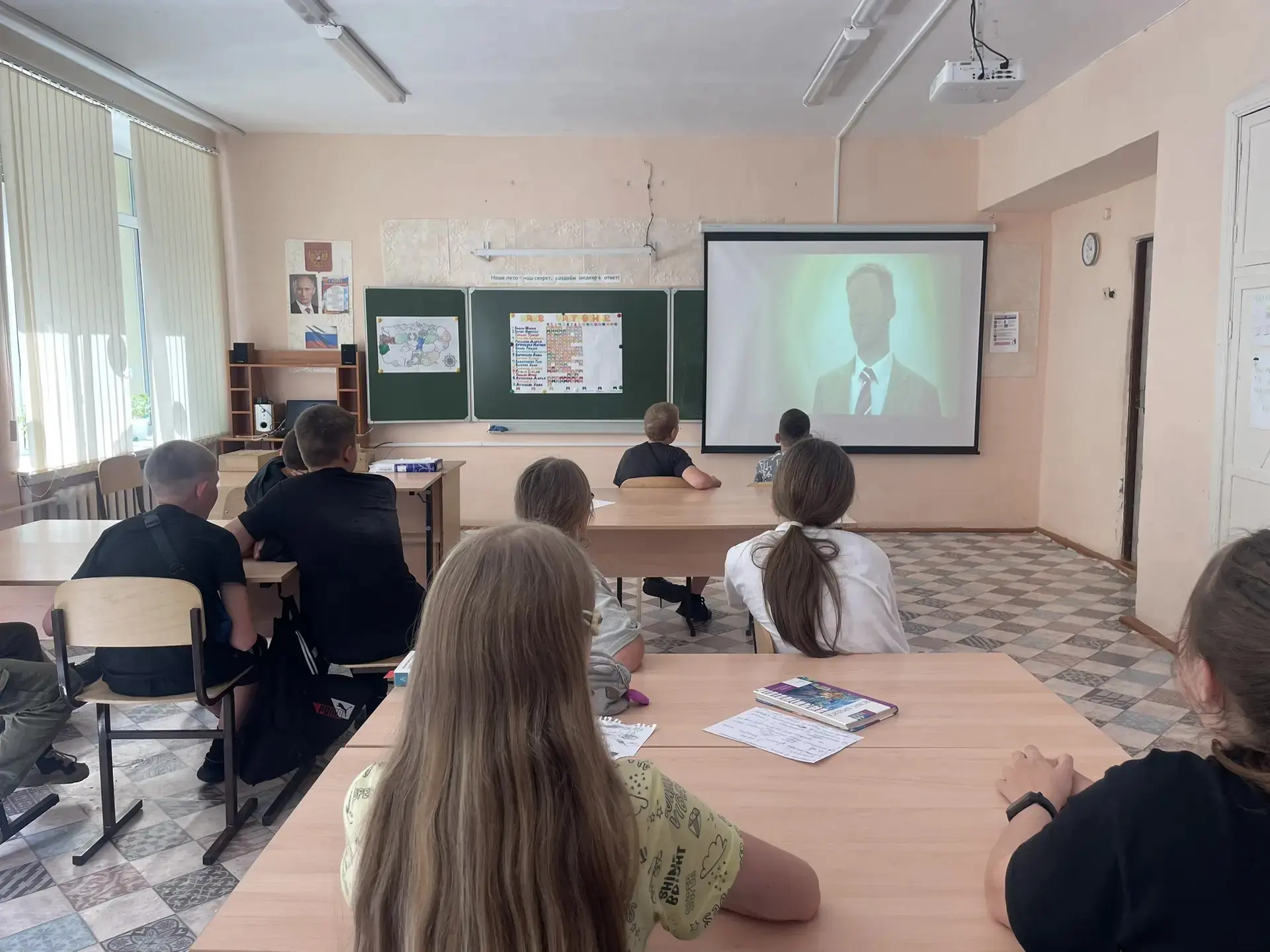 10-й день нашего летнего лагеря: джунгли зовут, а кино и экология объединяют! ☀️🦁

Десятый день в ш