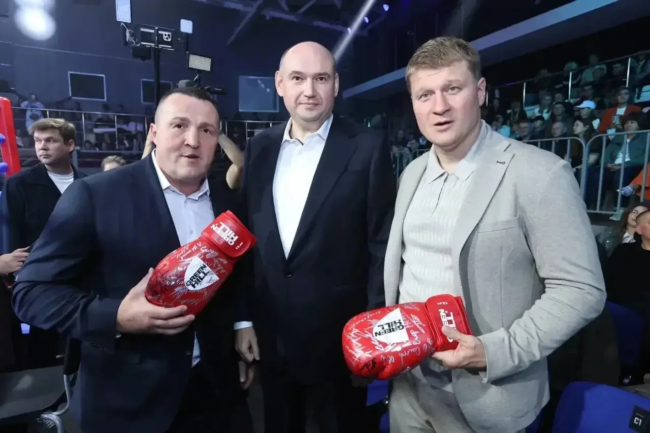 🥊В эти минуты на арене «Марсово поле» проходит вечер профессионального бокса