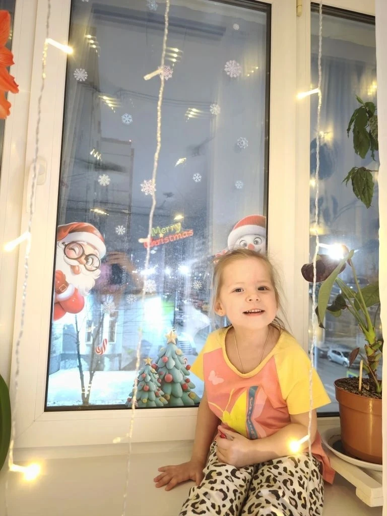 Магия на стекле! Наши семьи украшают окна к Новому году. 
Знаете, что самое ценное в подготовке к пр