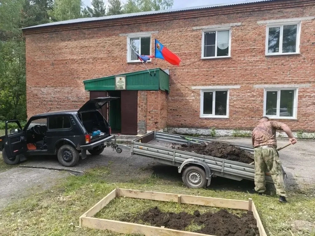 На днях сотрудники нашего территориального отдела по Яшкинскому лесничеству дружно вышли на субботни