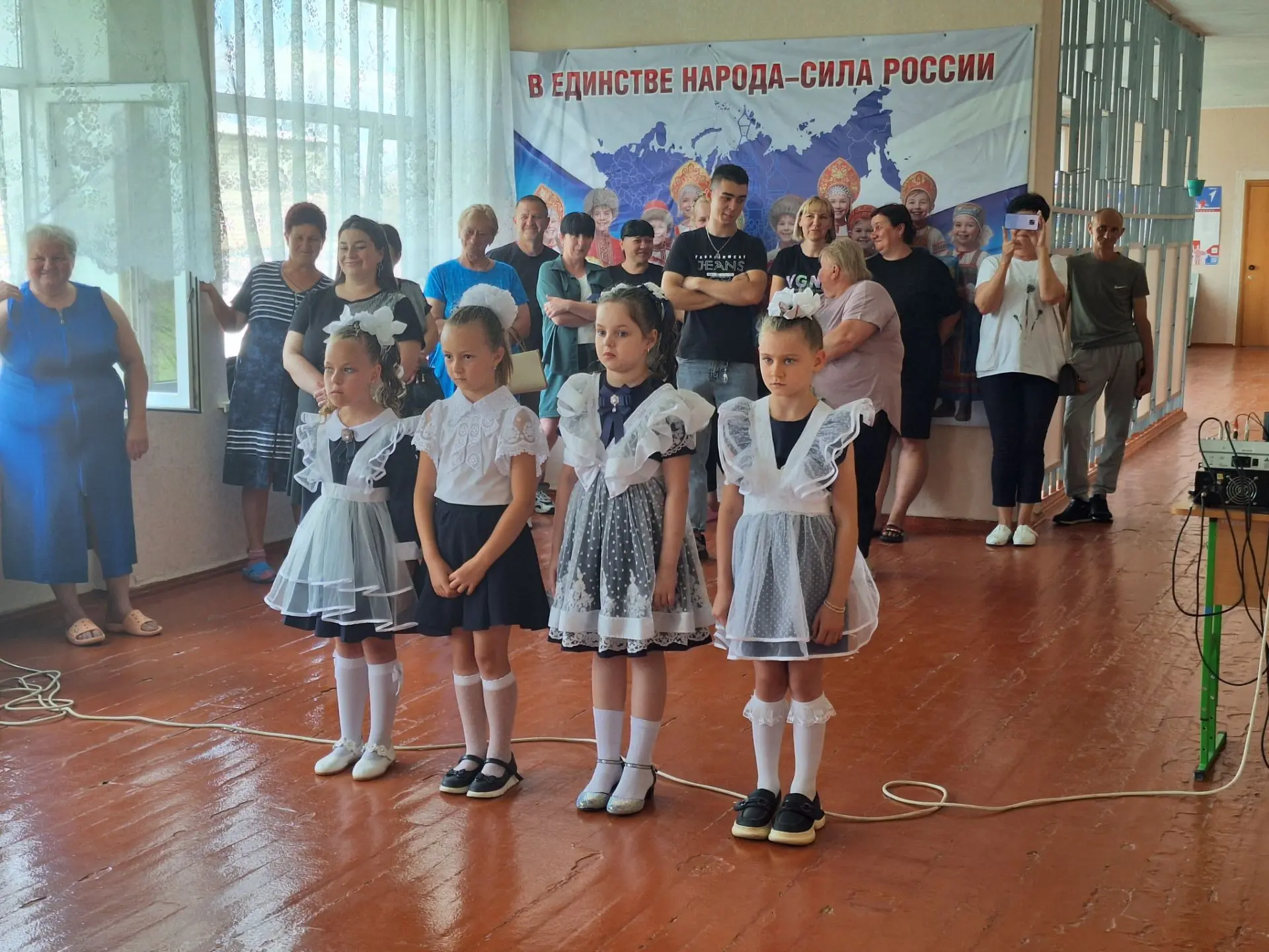 🎈🥳Сегодня в нашей школе прошло торжественное вручение аттестатов и дипломов выпускникам 4-го и 9кл