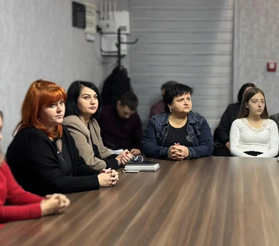 В администрации Мелитопольского муниципального округа провели занятие по вопросам безоп...