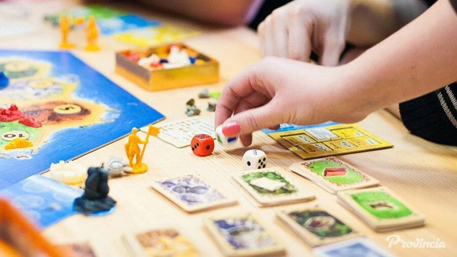 🎯 ТОП-7 настольных игр, которые сделают лето весёлым

🧠 Делимся нашим личным ТОП-7 игр, которые то
