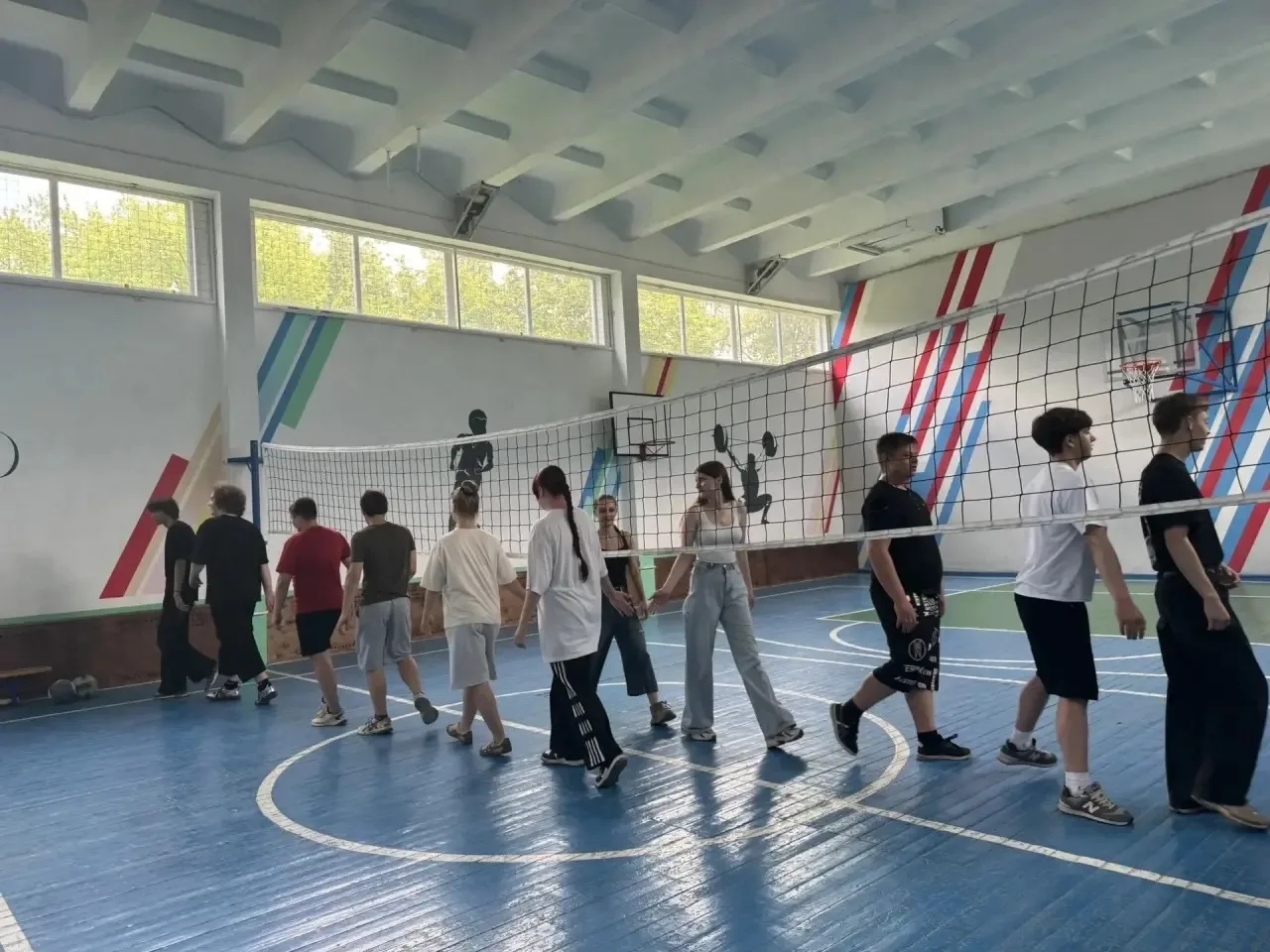 Соревнования по волейболу в честь Дня России! 🇷🇺🏐

В нашем лицее прошел настоящий спортивный праз