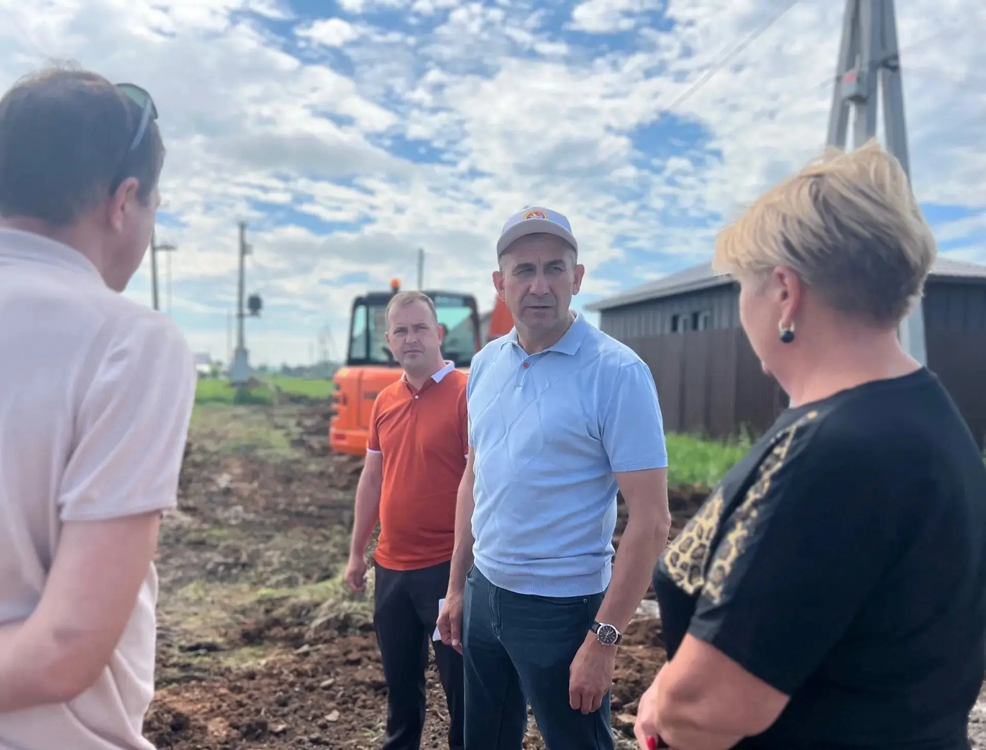 В деревнях и сёлах республики продолжаются работы в рамках республиканских программ

Главы районов р