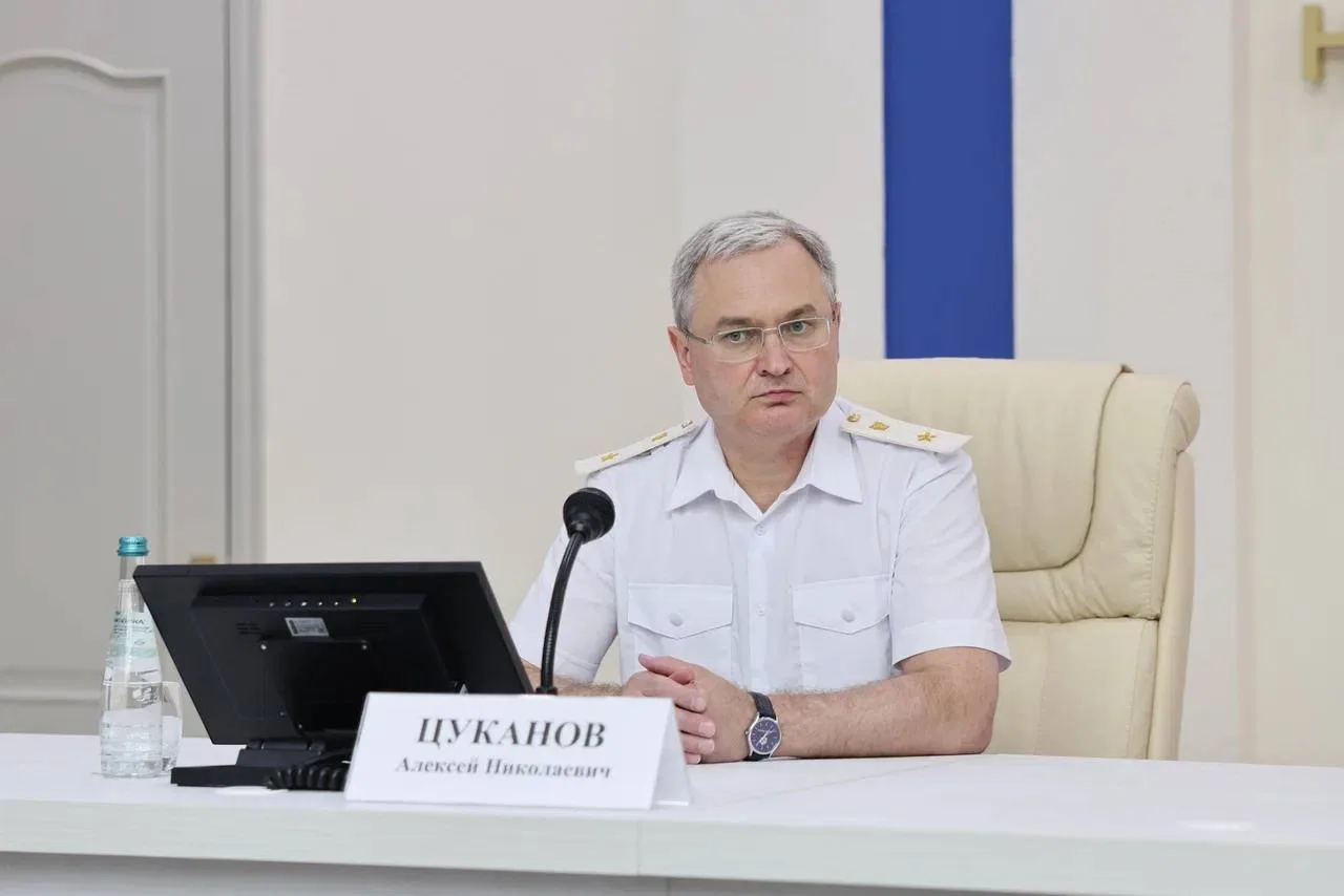 Алексея Цуканова официально представили как нового прокурора Нижегородской области.

«Надеюсь, что с