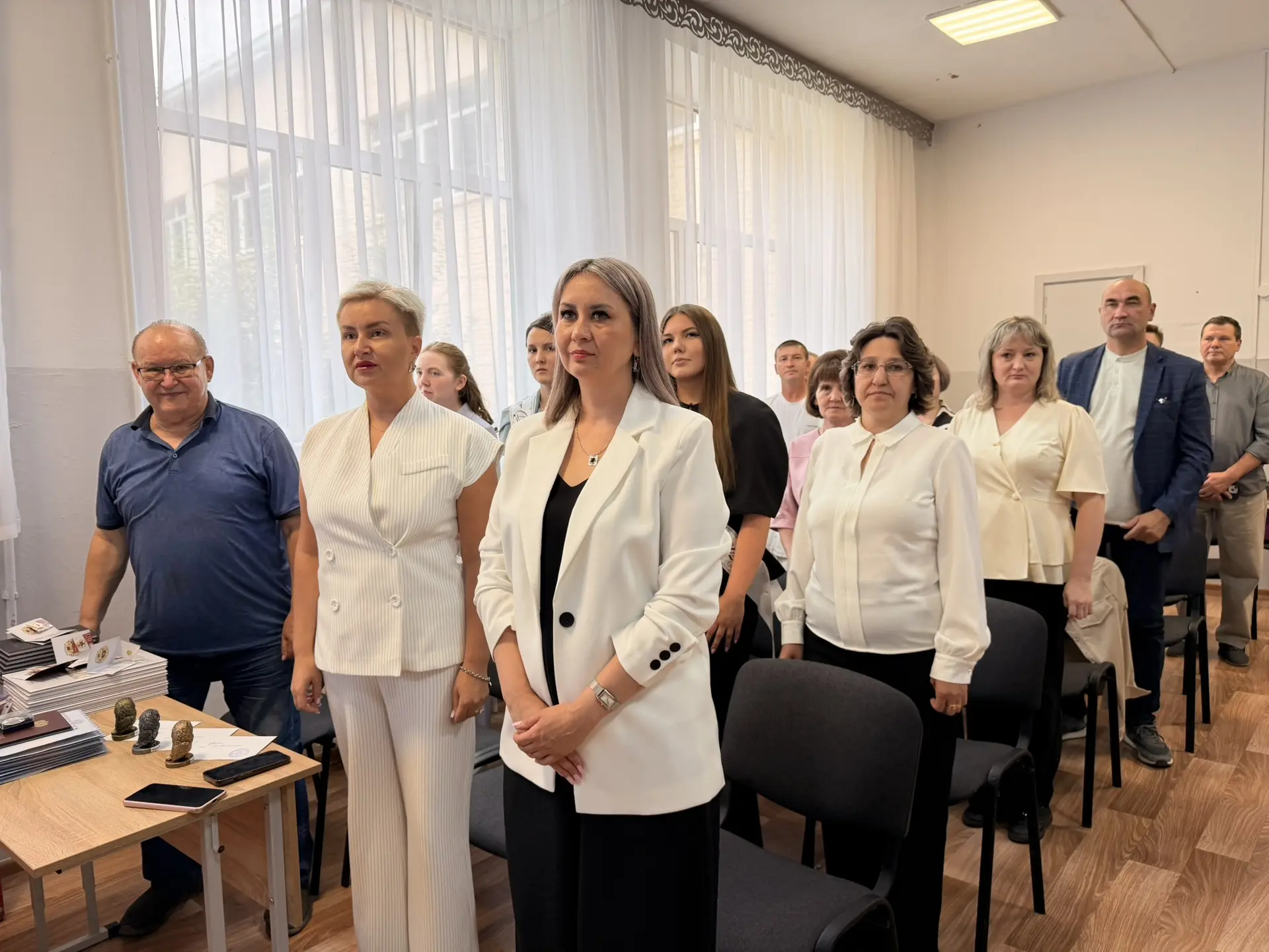 🎉 Шикарный выпускной вечер в нашей школе! 🎉

Сегодня в стенах нашей родной школы царила особая атм