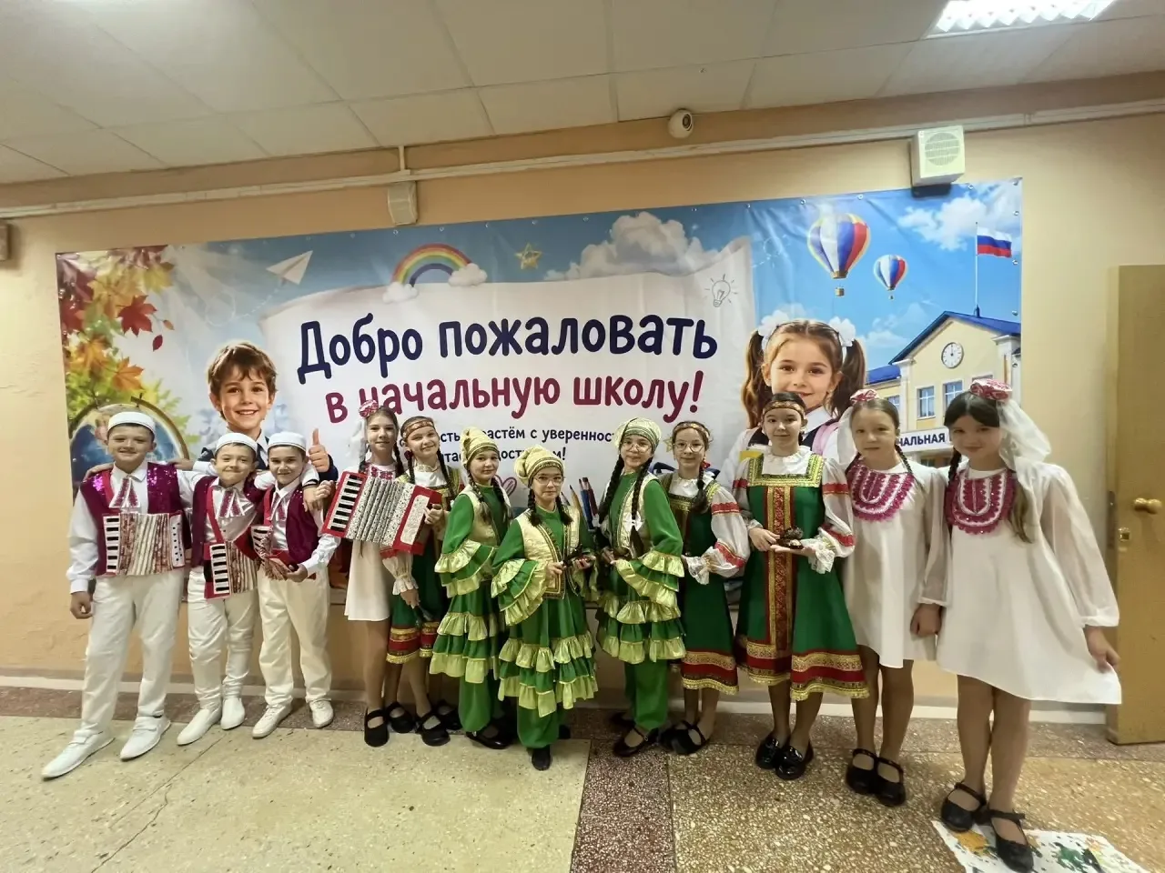 📆 Сегодня, 1 сентября, ученики нашей музыкальной школы дарили праздничное настроение и...