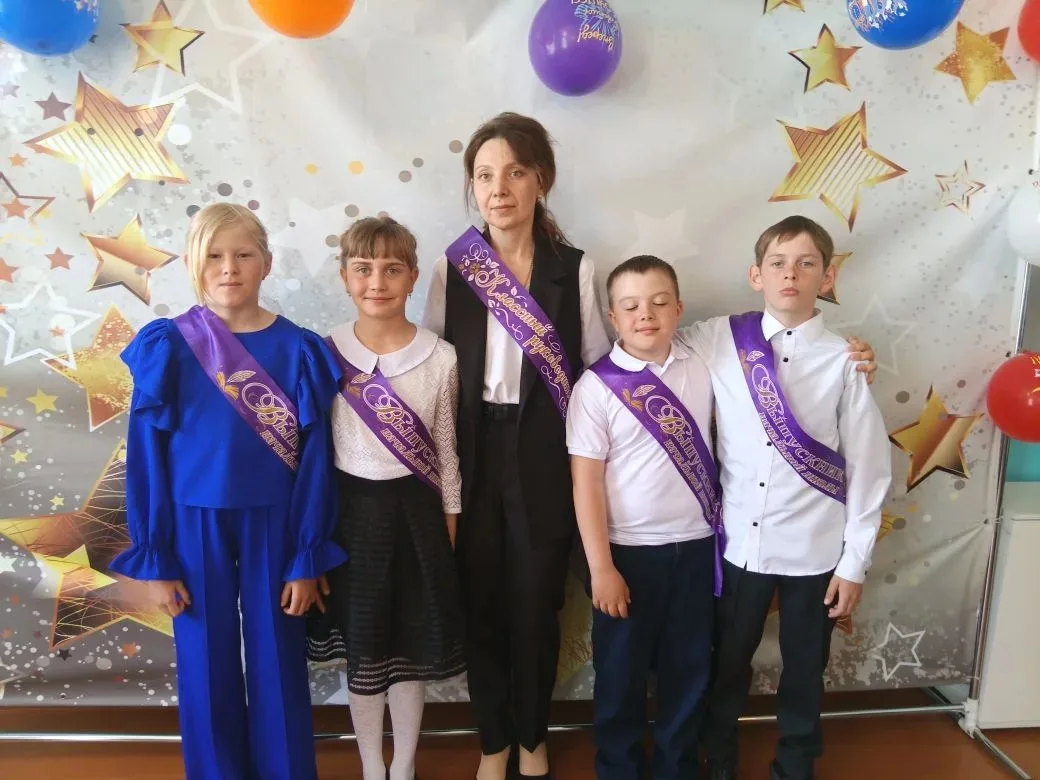 Последний звонок в 4 классе — это важное и трогательное событие, которое знаменует окон...