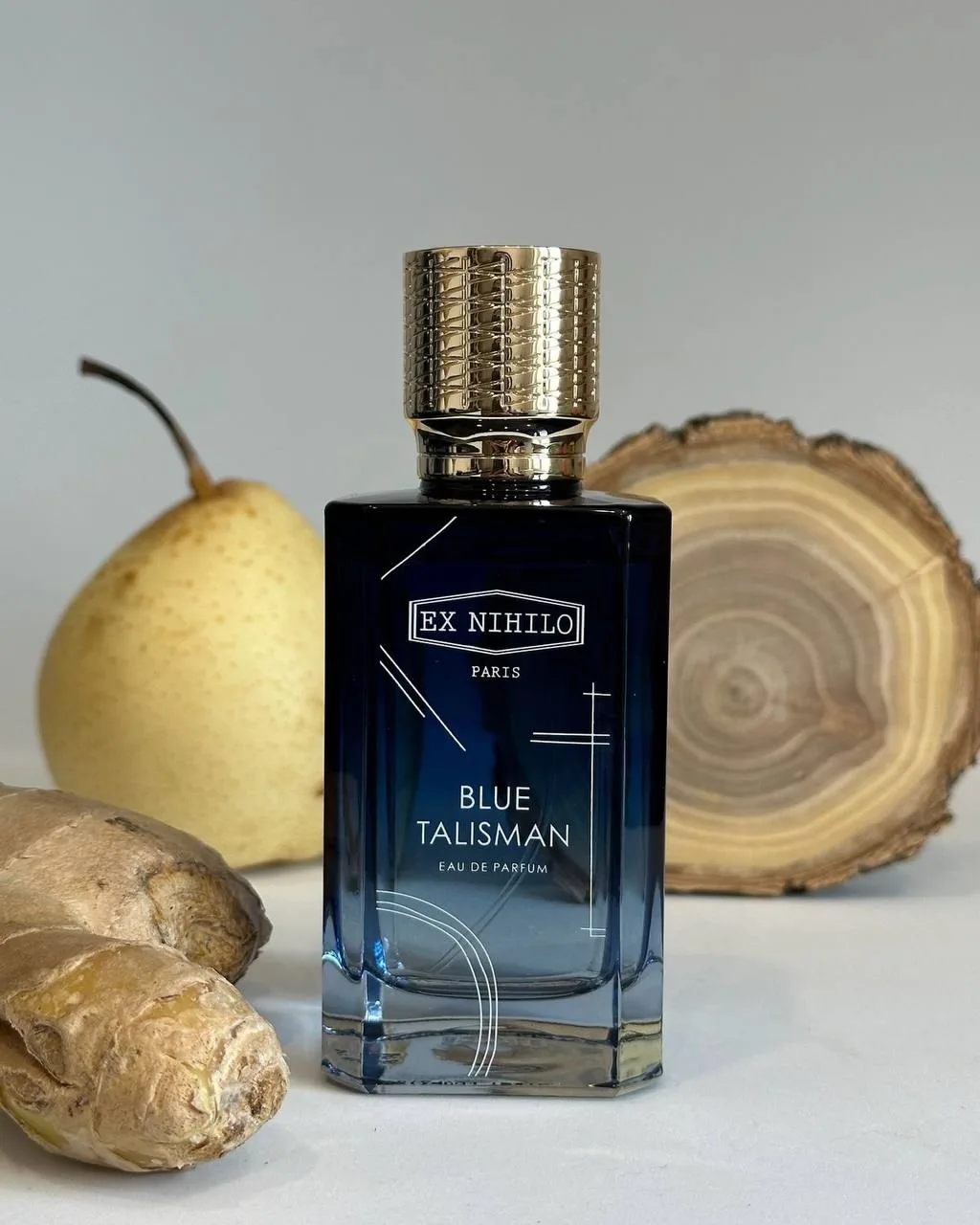 Созданный как гипнотическая драгоценность, BLUE TALISMAN воплощает в себе лучшее ноу-ха...