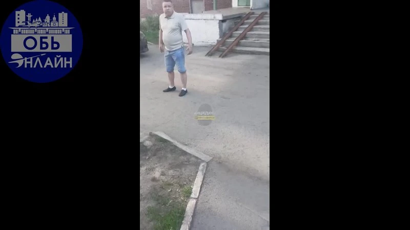 Боевой скуф из 28-го дома едва не отоварил молотком залетного путешественника якобы за ...