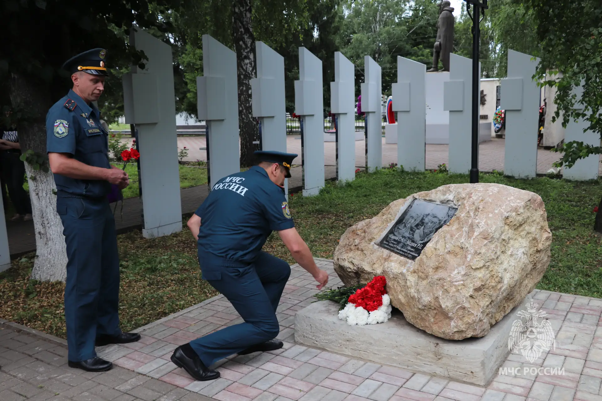🕯️Спасатели МЧС России почтили память погибших пиротехников