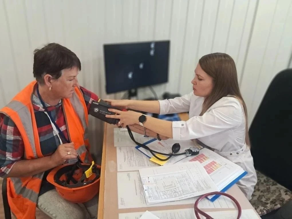 Сотрудники поликлиники НКЦ ФМБА провели выездной День здоровья на Новороссийском судоремонтном завод