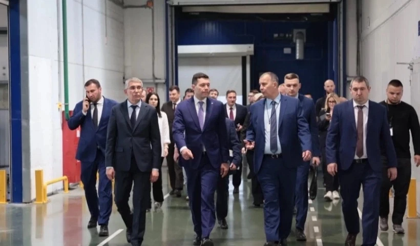 ✅Тульскую область посещает министр промышленности и торговли РФ Антон Алиханов

Вместе с губернаторо