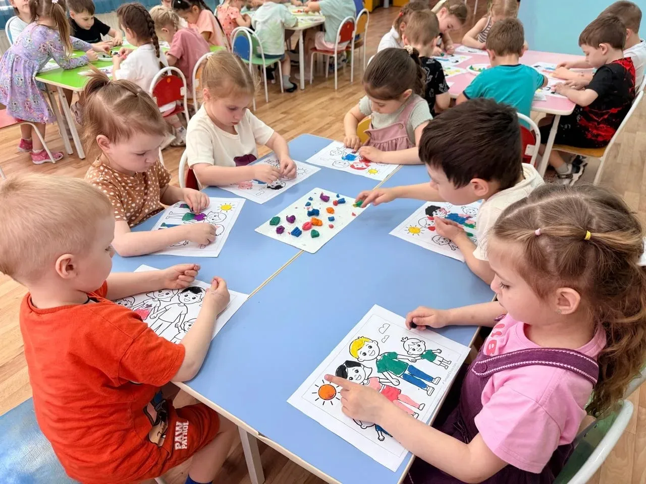 👪Дорогие родители и дети!

1️⃣5️⃣мая мы отмечаем Международный день семьи — тёплый и душевный празд