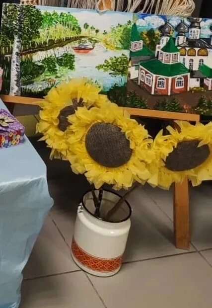🌸 Творчество, тепло и немного солнца: наша цветочная мастерская! 🌸