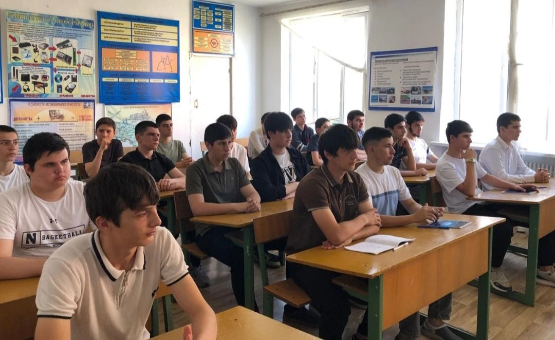 «Россия — страна, в которой мы живём»
10.06.2026г. в Дорожно -строительном колледже г. Хасавюрт клас