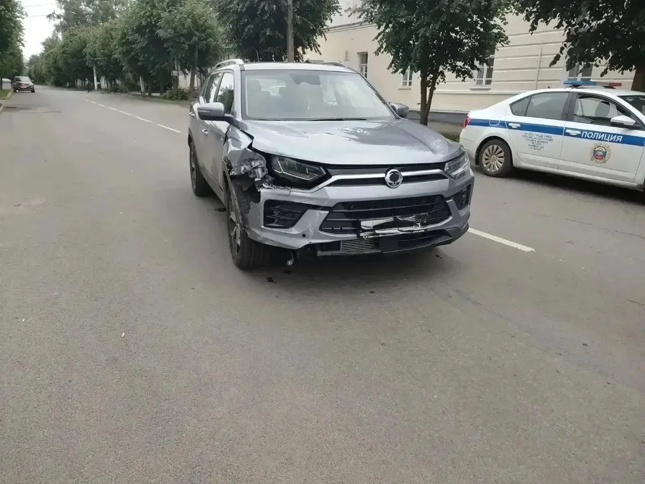 😱В центре Костромы автомобиль снес знаменитый памятник 

Водитель автомобиля не справился с управле