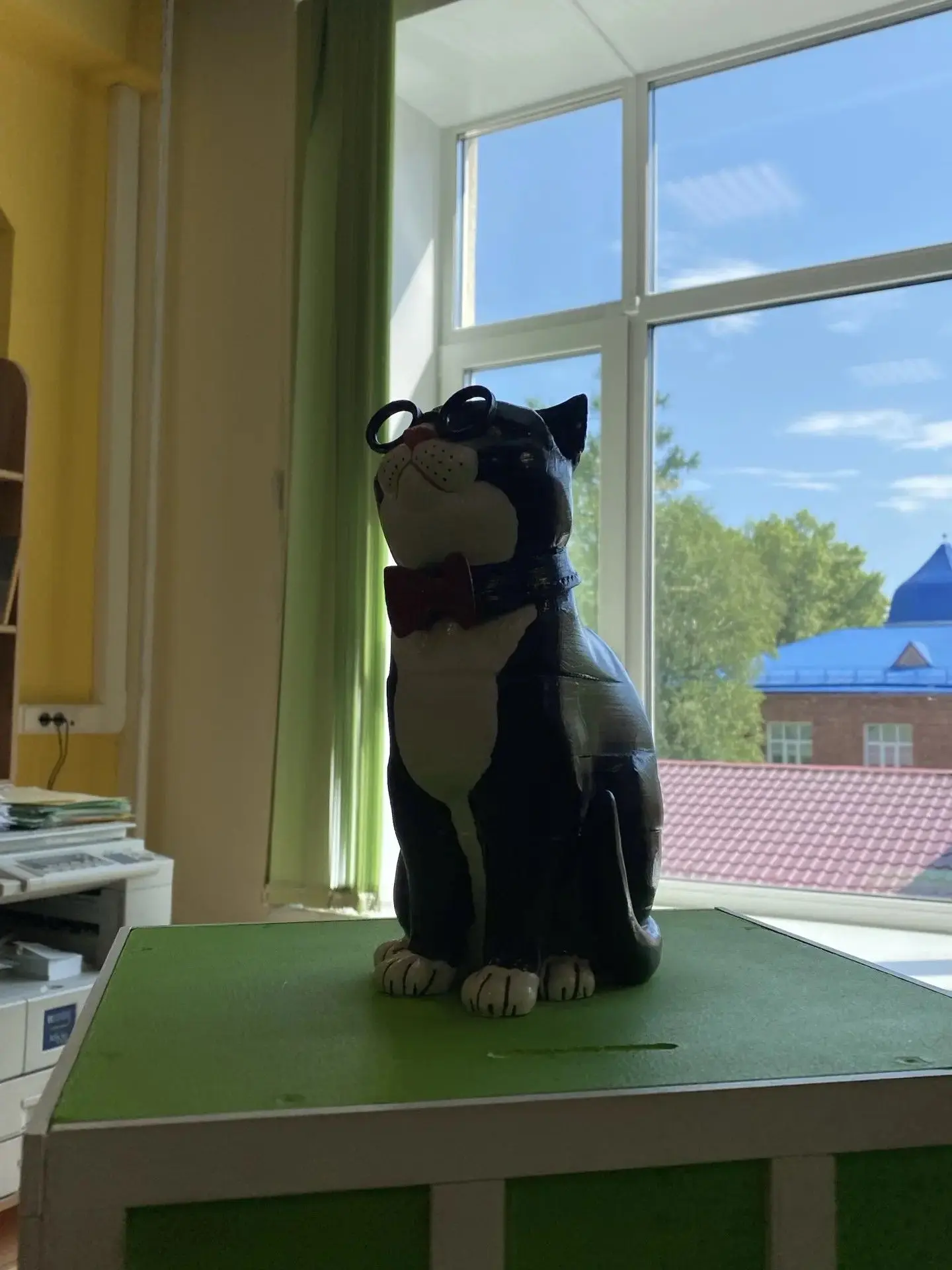 Переезд Василия 🐱

Вы интересовались у нас, куда же делся кот Василий из холла НТБ. Не переживайте 