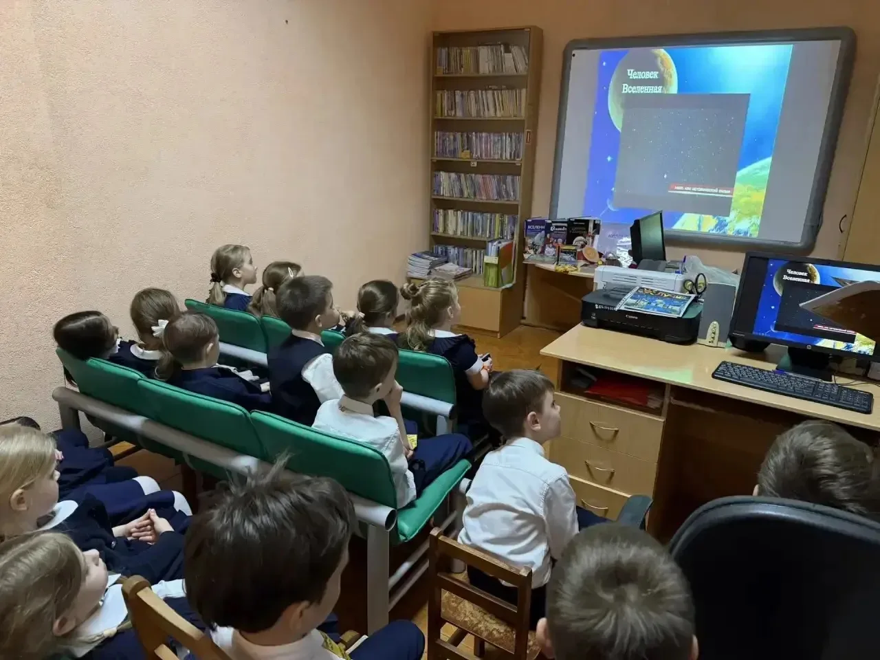 Настоящая космическая экспедиция состоялась сегодня для учеников 1 «Г» класса в Краевой детской библ