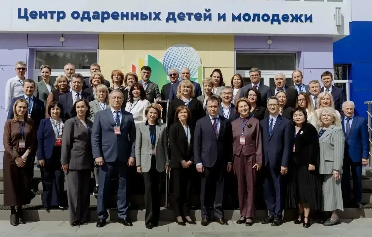 Заместитель Председателя Контрольно-счетной палаты Санкт-Петербурга Юлия Русакова прини...