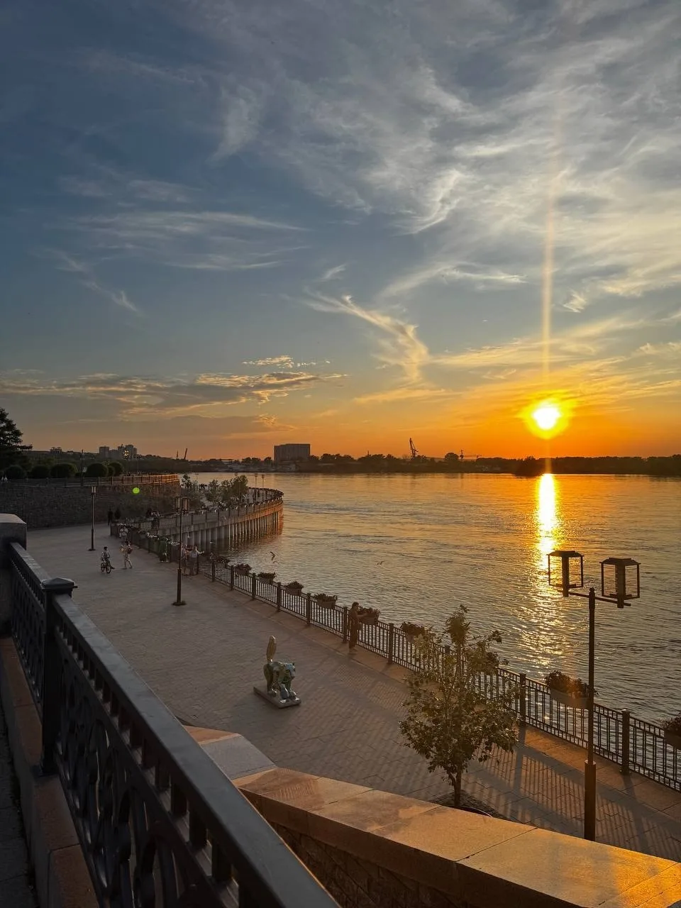 Доброй ночи, Иркутская область! 🌙

📸 Глеб Нечаев

📍 Иркутск
👉 Подписаться
🔥 Иркутск ЧП