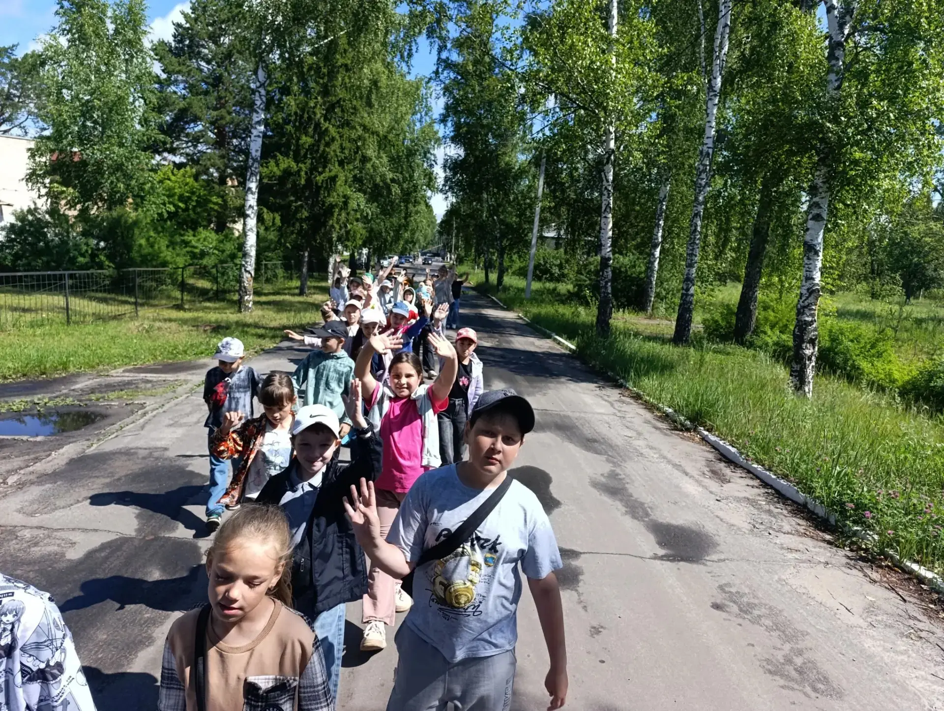 📢 Сегодняшний день в пришкольном лагере был насыщен разными событиями.🤗
С утра мы отправились в по