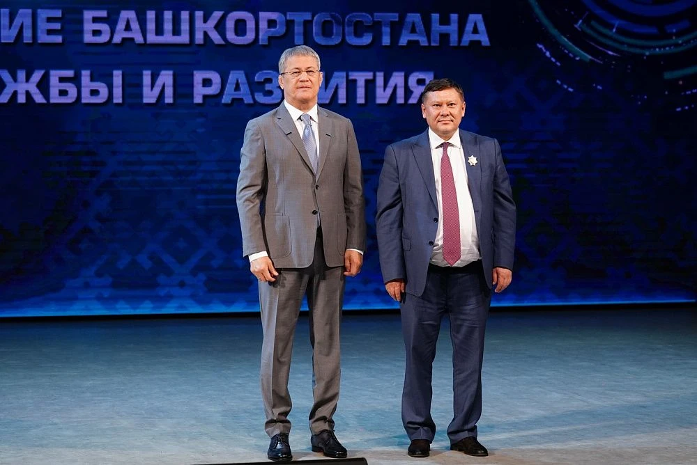 Мы продолжаем чествовать лучших медицинских работников нашей больницы и представляем коллег, удостое