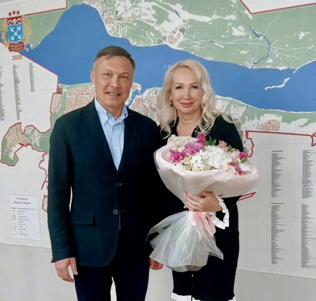 Сегодня с Днем Рождения поздравил руководителя Управы по Московскому району города Чебо...