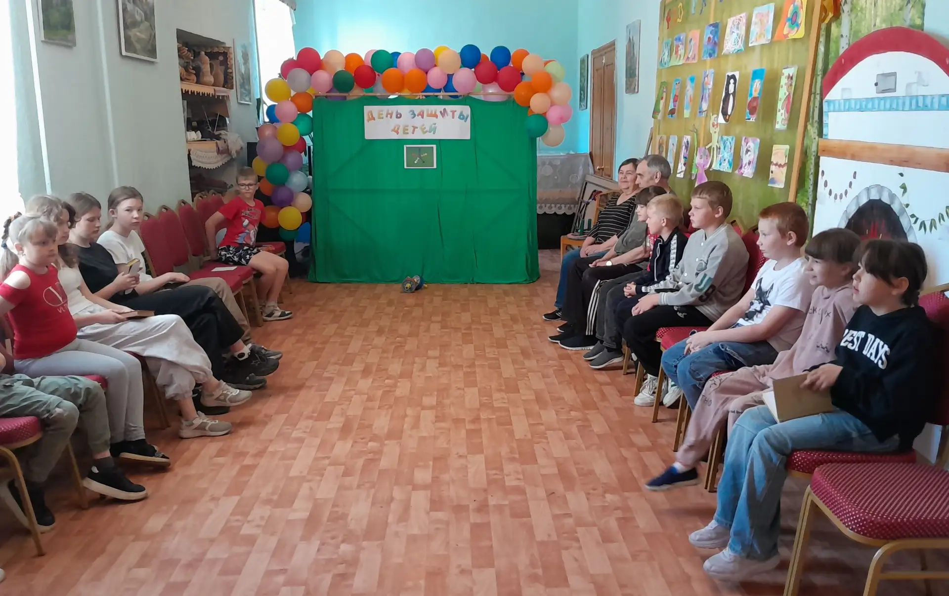 В честь Международного дня защиты детей в ДК Станции Скуратово прошло развлекательное и...