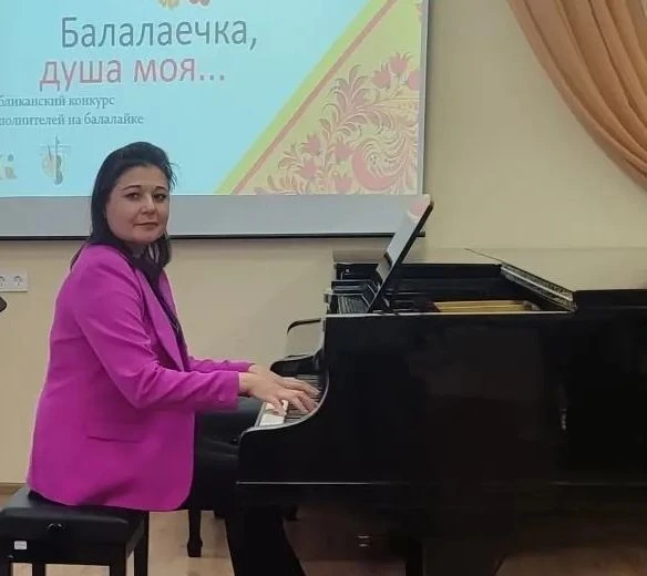 Администрация, коллектив ДМШ №5 и профсоюзный комитет поздравляют с Днём рождения чуткого концертмей