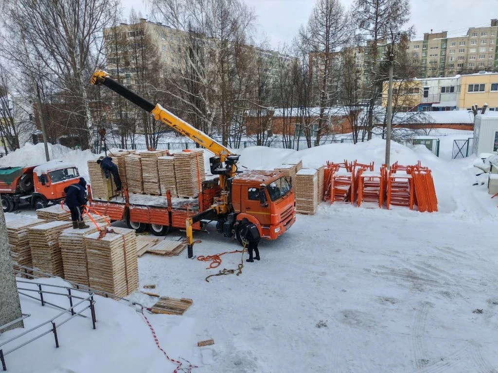 Капремонт 55- ой: 1. Продолжаются демонтажные работы систем коммуникаций. 2. Продолжаются штукатурны