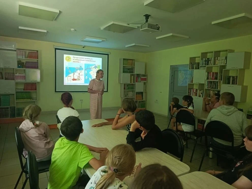 «ВОДА ОШИБОК НЕ ПРОЩАЕТ: БУДЬ НАЧЕКУ!»
 
          С установлением жаркой погоды особенно в период л