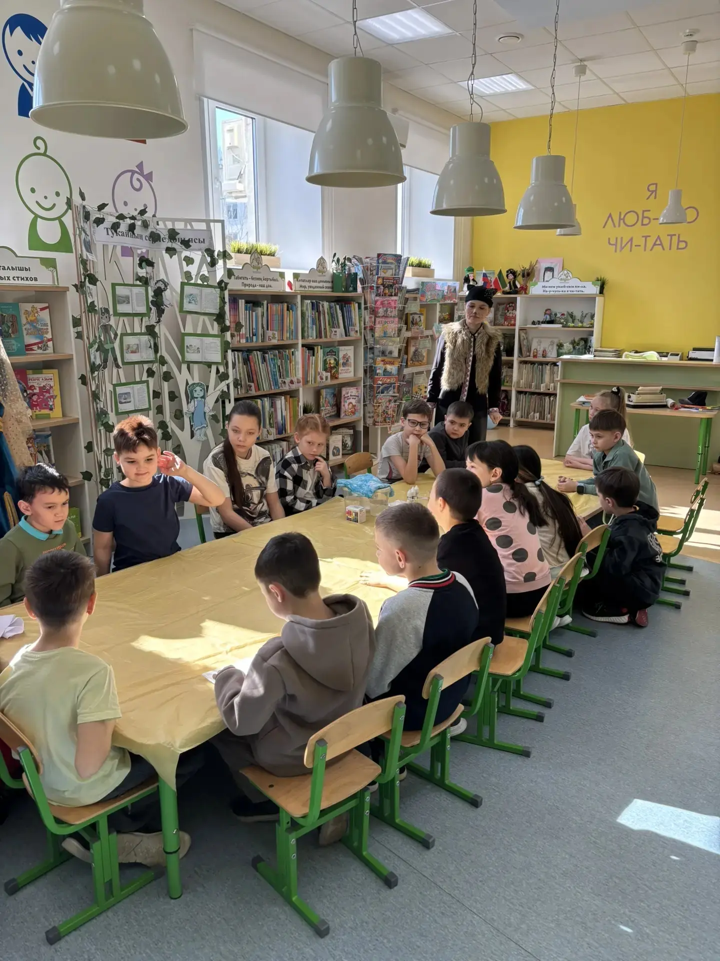 1Г класс в детской библиотеке «Апуш»  Недавно ученики 1Г класса отправились на увлекательную экскурс