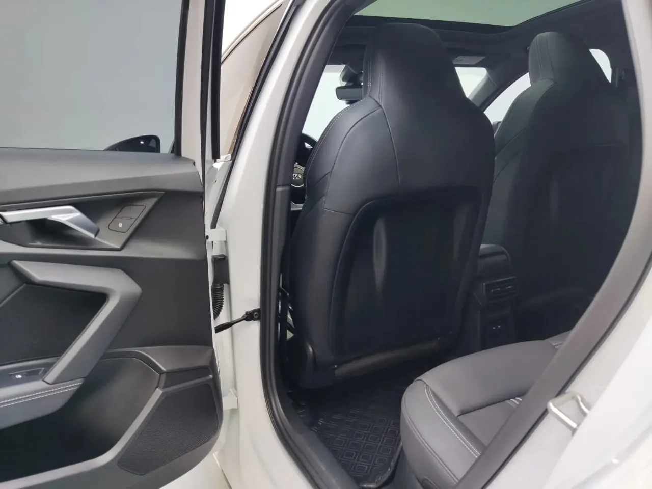 🇩🇪Audi A3L Limousine 35 TFSI  под заказ из Китая!  • 2021/12 • 1.4 л. бензин/2WD/150 л.с. • пробег -