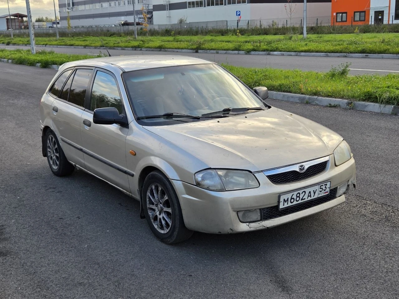Mazda 323