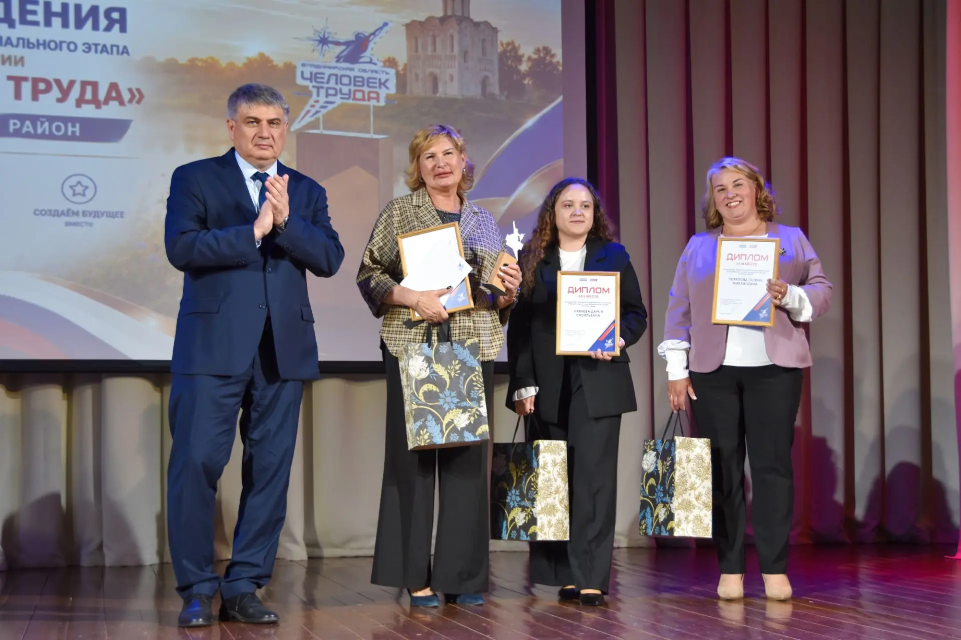Вчера в Доме культуры поселка Садовый царила по-настоящему праздничная и теплая атмосфе...