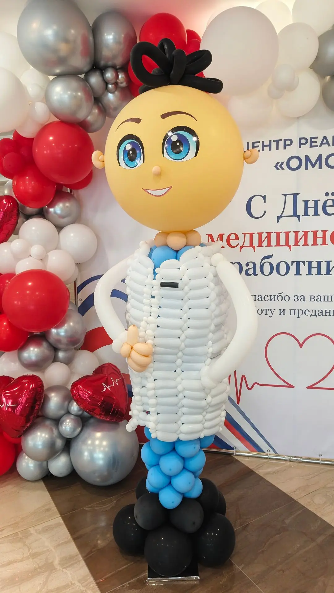 🏥 Накануне Дня медицинского работника, который в этом году отмечается 21 июня, в холле Центра реаби