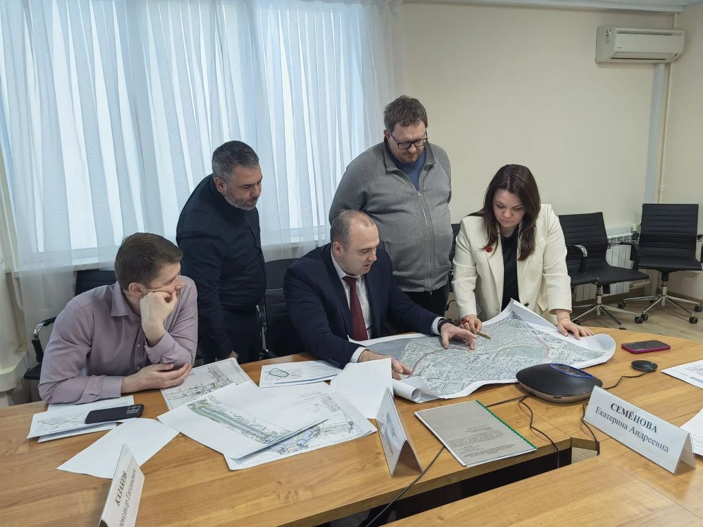 Предложения по развитию дорожной сети в двух районах Самары обсудили в минграде