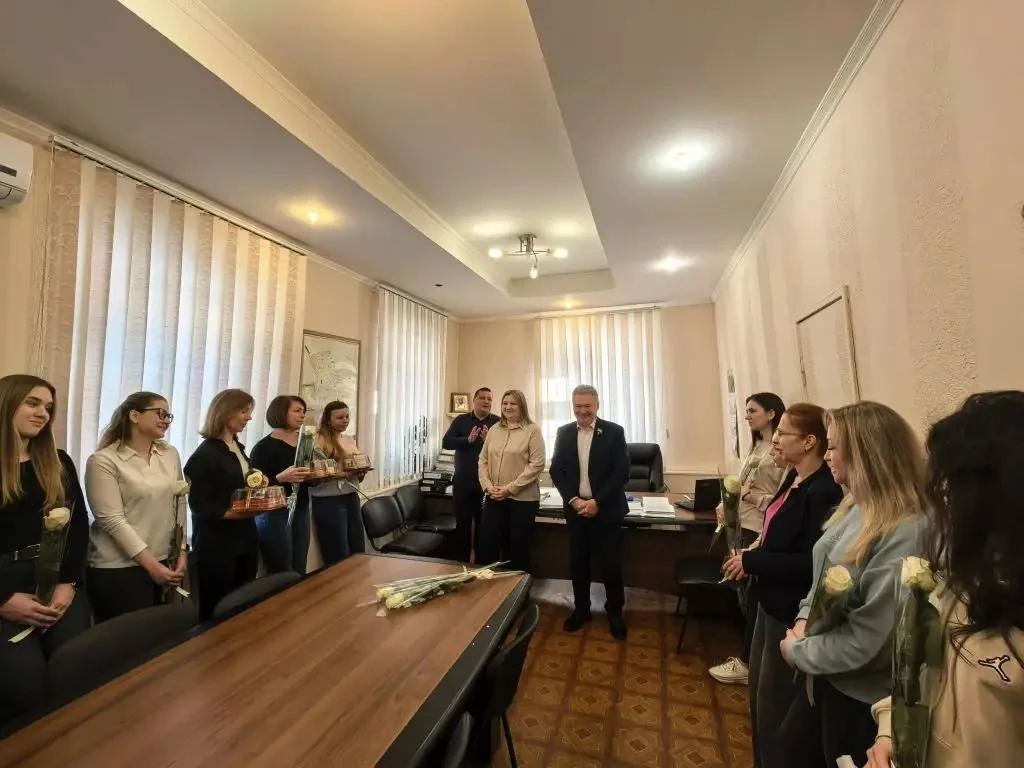 Сегодня вместе с председателем Совета депутатов Юрием Егоровым навестили коллектив упра...