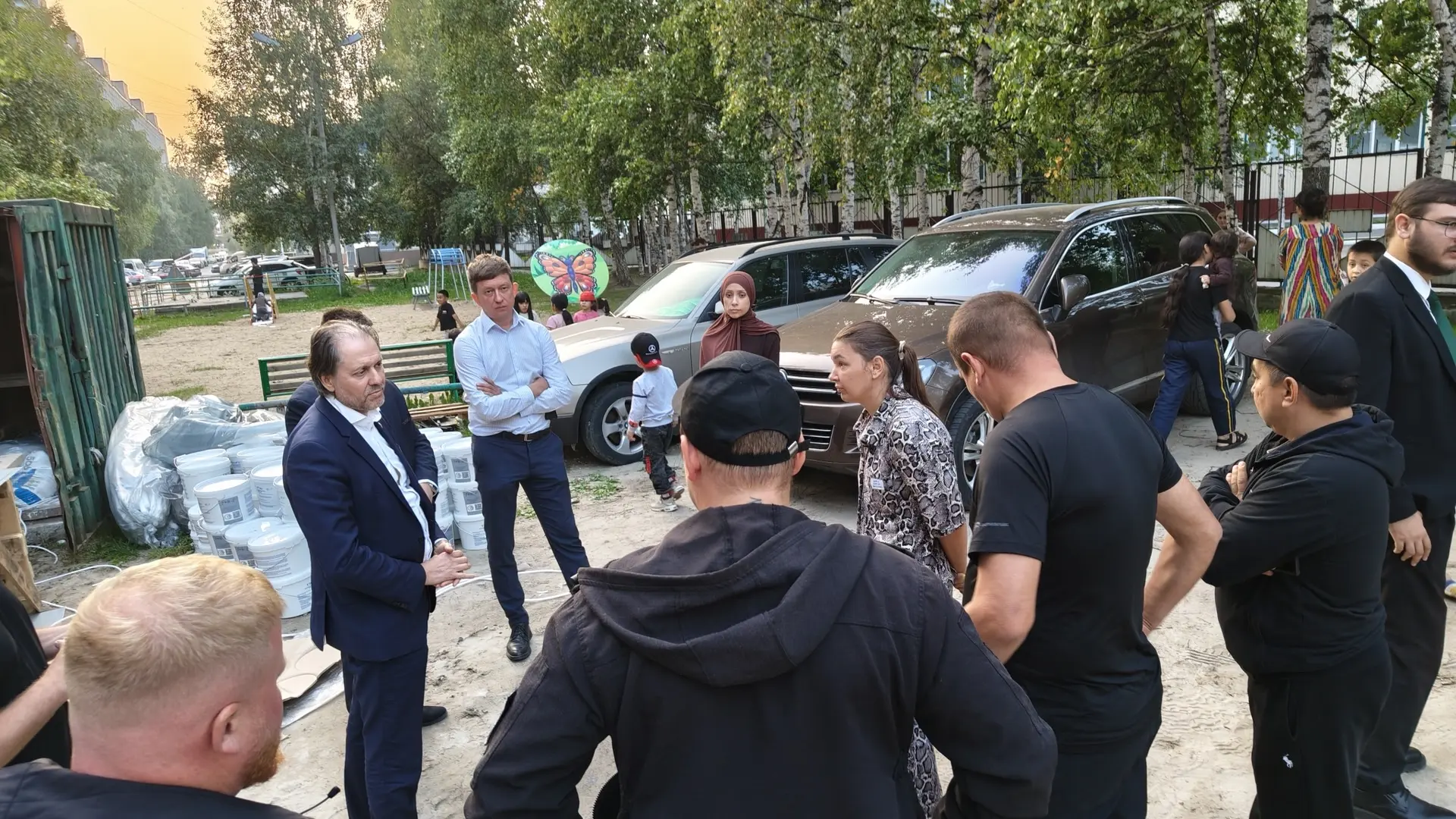 ⚡️Безопасность жителей — наш приоритет! Десант ЛДПР в Нижневартовске.