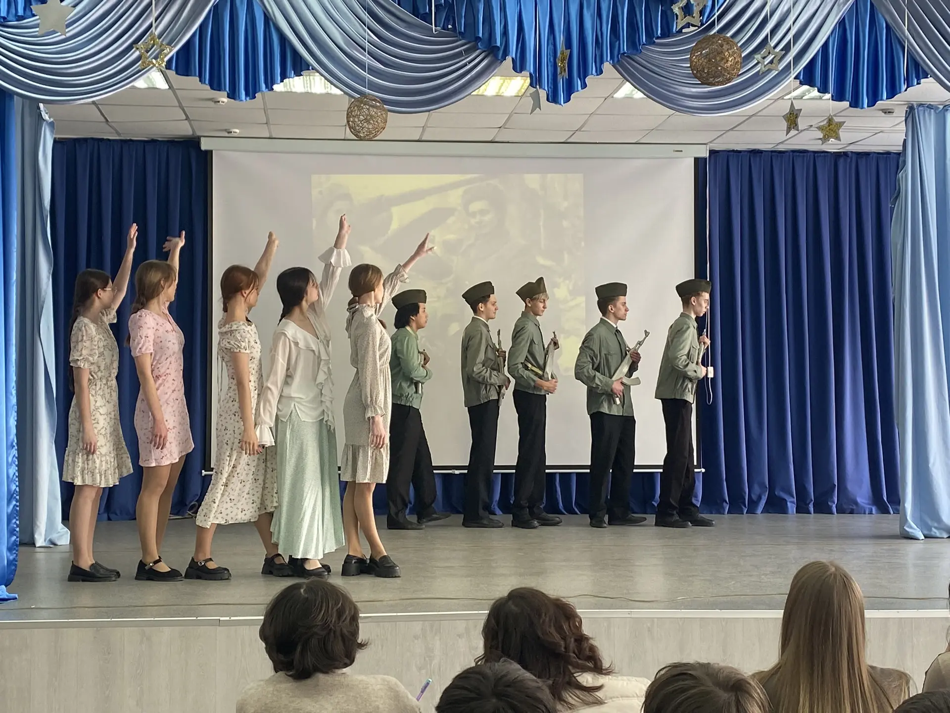 В школе состоялся конкурс инсценированной военно-патриотической песни «Во славу Отечества!», посвящё