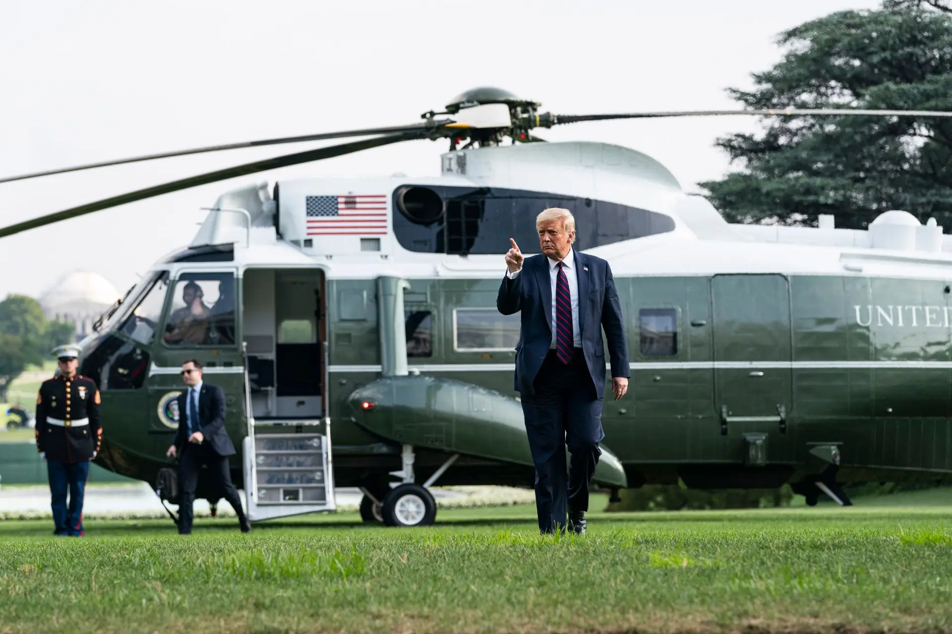 Навсегда перейти на летнее время призвал Трамп
