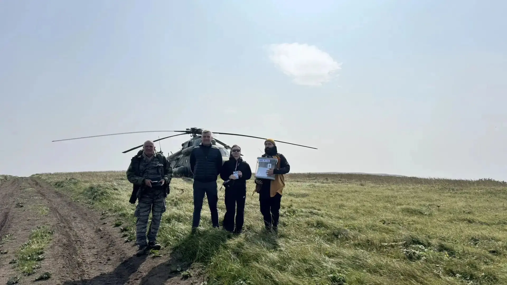 В Северо-Курильском районе досрочно проголосовали два смотрители маяка Чибуйный на остр...