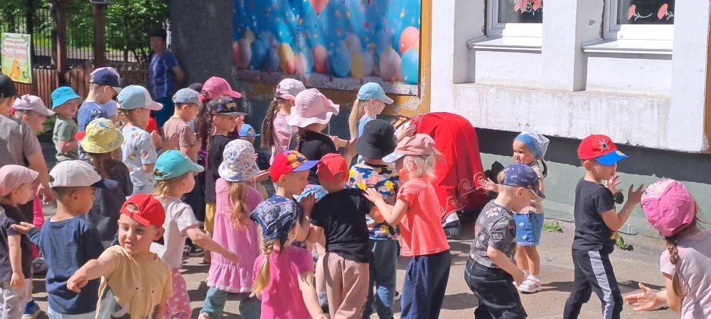 Так же в этом месяце прошли мероприятия: День друзей, в детском саду этот день стал особенным: наши 