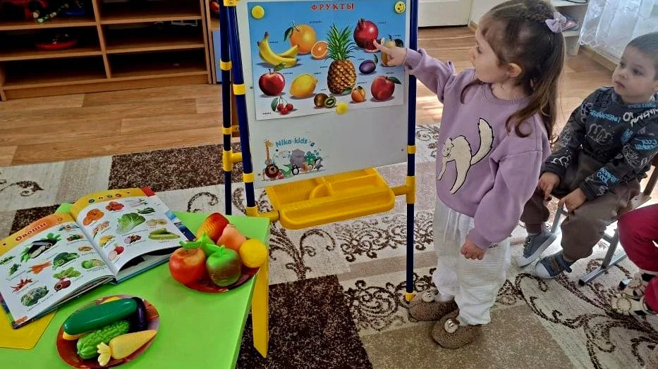 🍎🥕 Витаминная тарелка для крепкого здоровья! 🥦🍋
Сегодня наши малыши из 2-й младшей группы "Невал